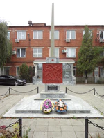 Обелиск защитникам Пашковской переправы.jpg