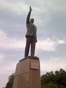 Памятник Гейдару Алиеву в Баку.jpg