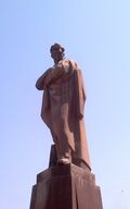 Памятник Джафару Джаббарлы в Баку.jpg