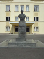 Бюст Пустовойту в Краснодаре.jpg